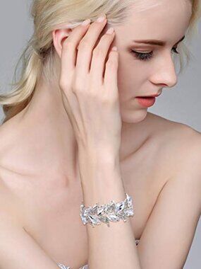Marquise-Shape Leaf Stretch Bangle Bracelet